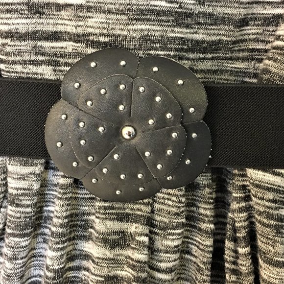 MY MICHELLE Soft "Pick-Up" Style Dress  |  Size 10 - Picture 4 of 12